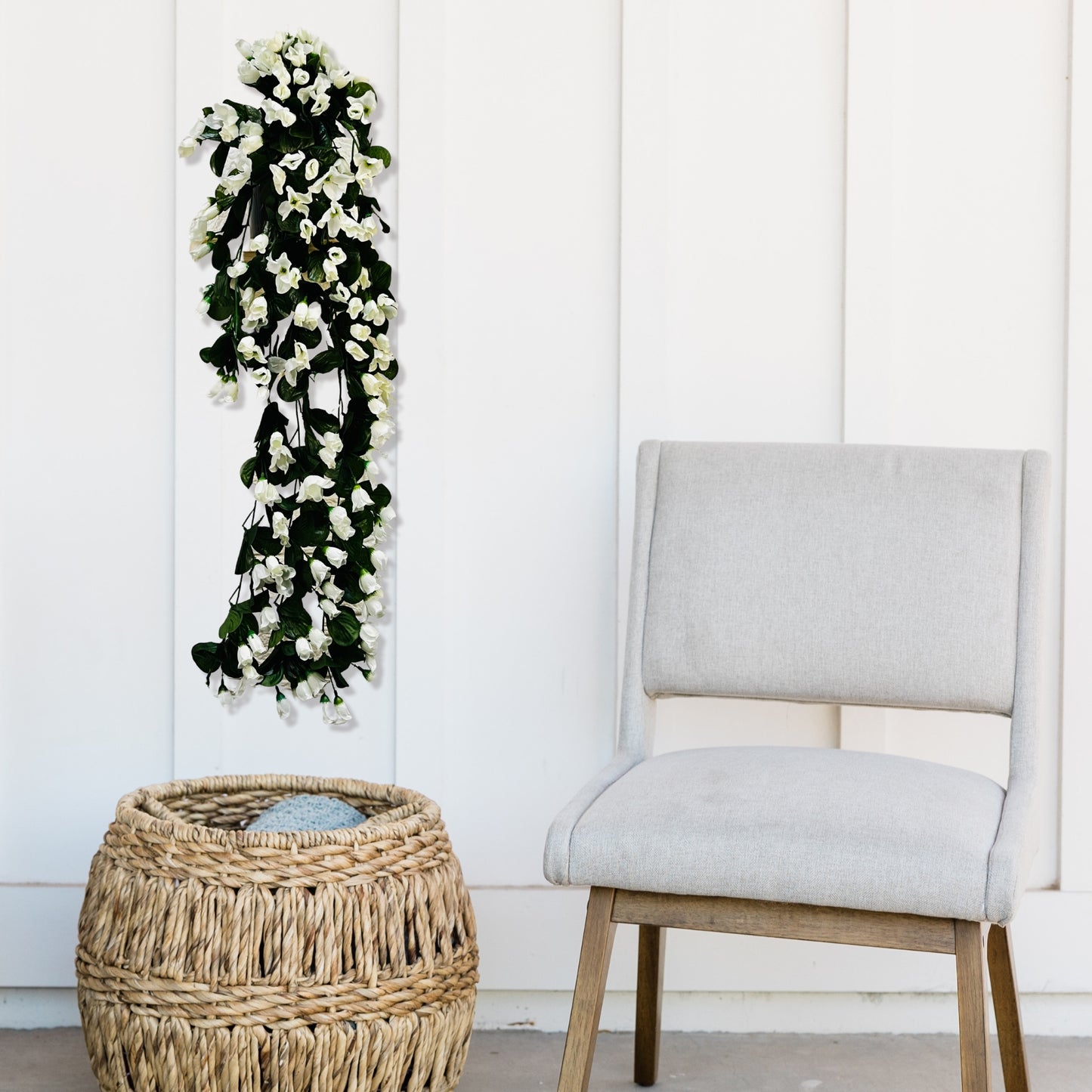 Akaar Rose Bud Falling in White