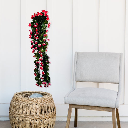 Akaar Rose Bud Falling in Pink White