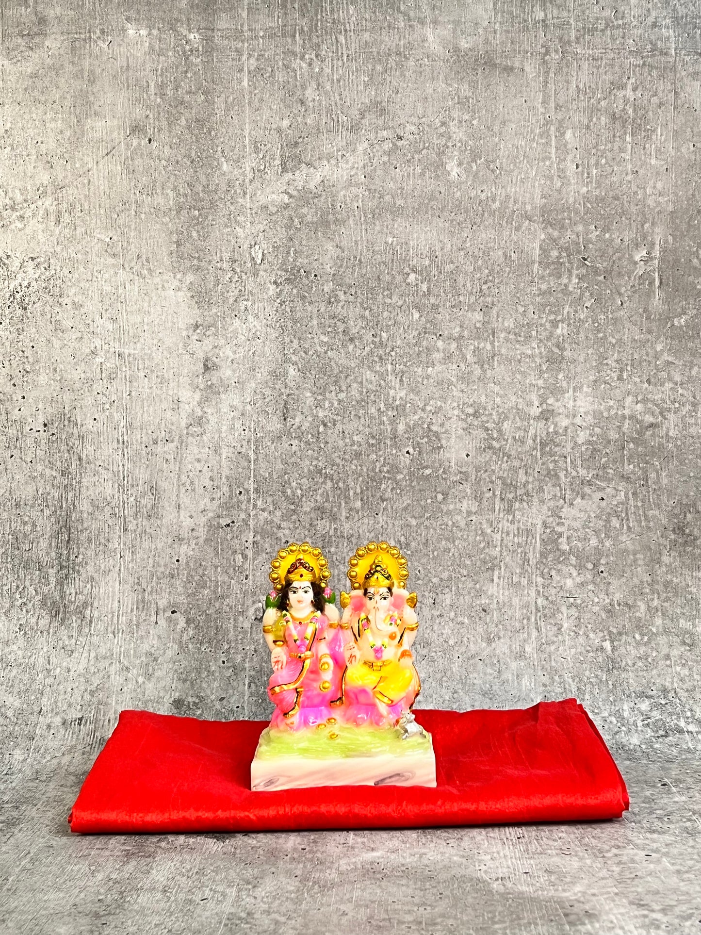 Akaar Ganesh Laxmi Idol for Diwali Pooja in Resin