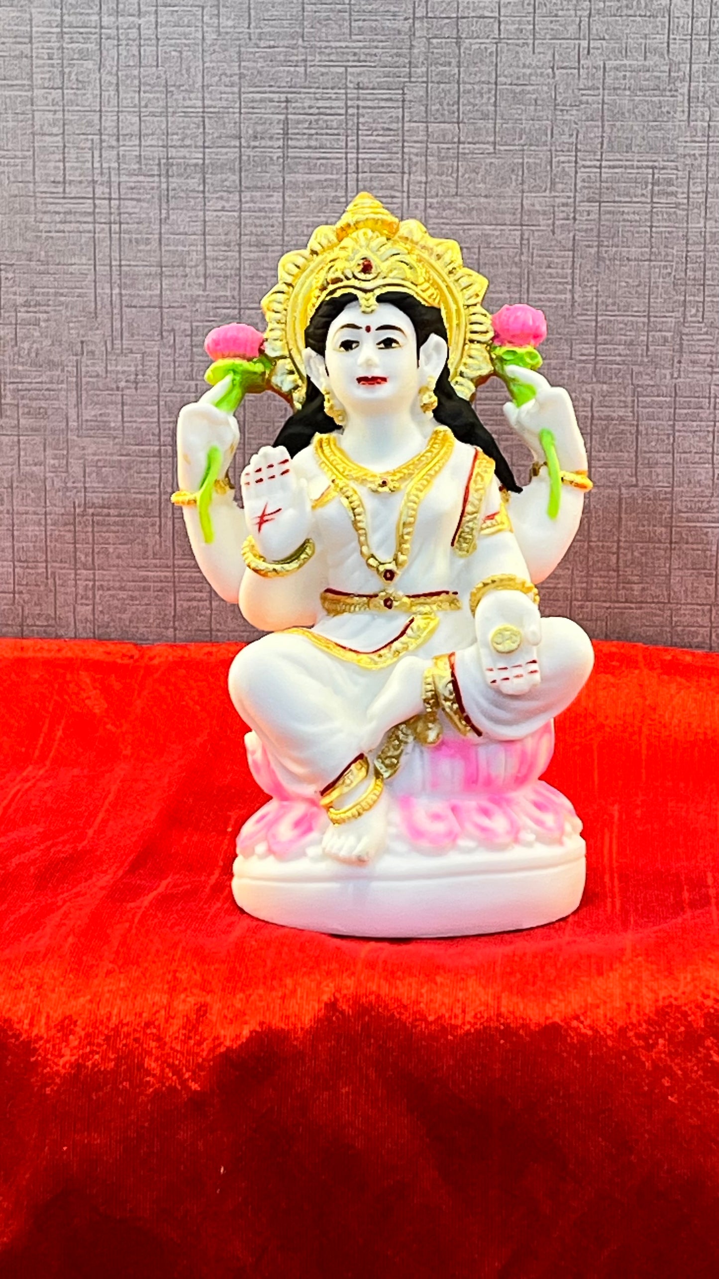 Akaar Lakshmi Idol in Marble Dust
