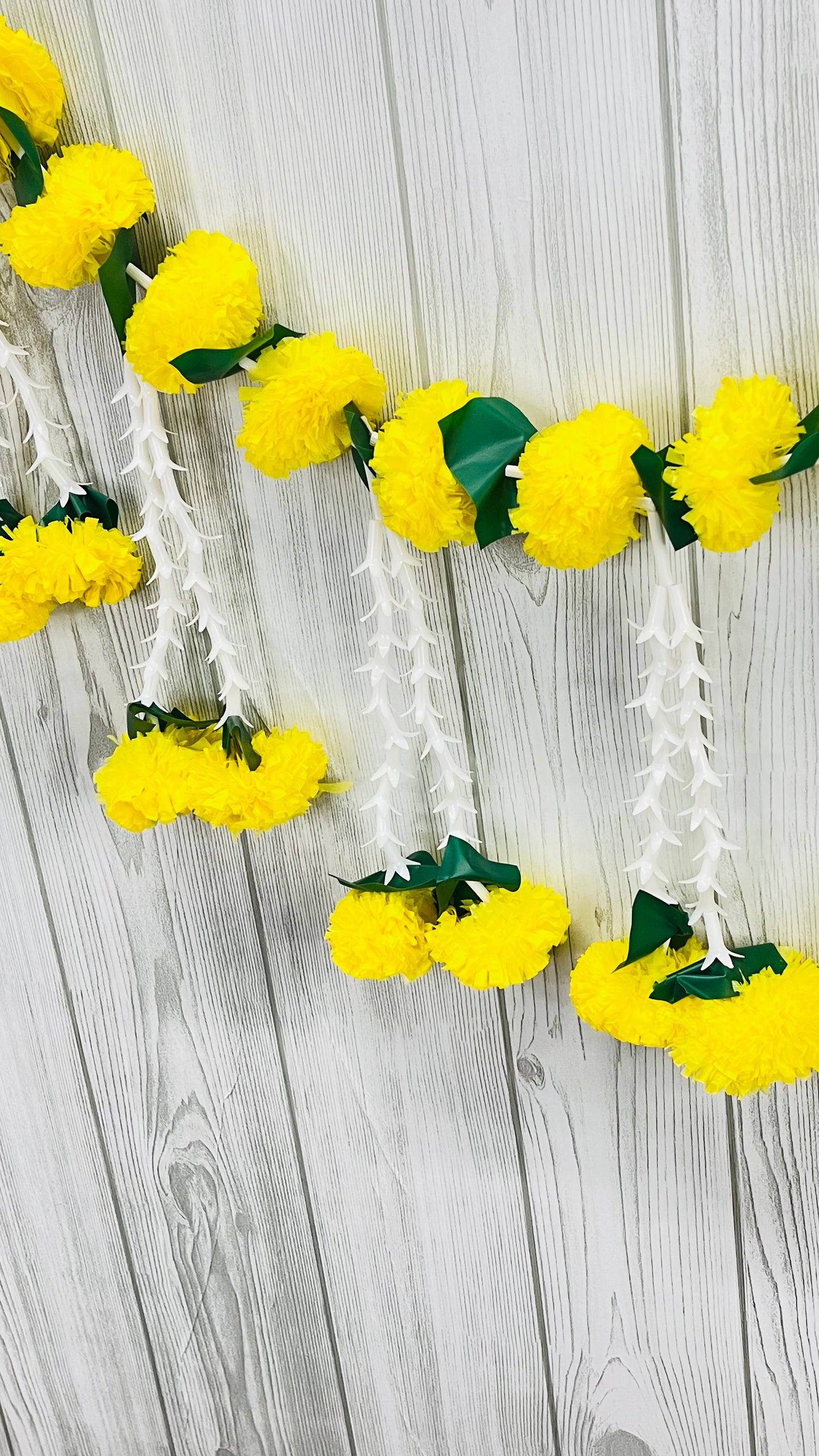Akaar Festive Bandhanwar in marigold and rajnigandha jhumki