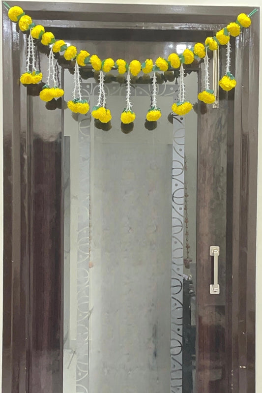 Akaar Festive Bandhanwar in marigold and rajnigandha jhumki